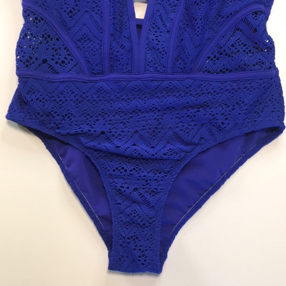 Bathing suit - Picture 3 of 16